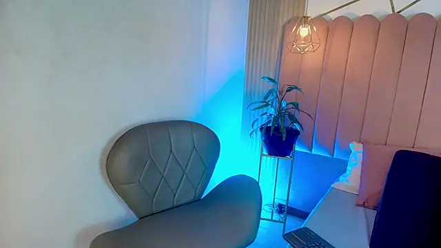 Snapshot of RILLEY_ALLEN chatting on September 15, 7:32 pm RILLEY ALLEN online show from September 15, 7:32 pm