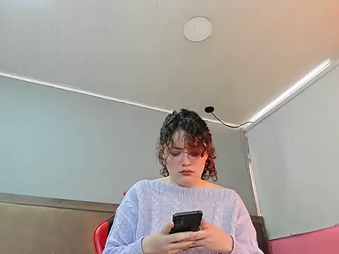 Snapshot of SamLuxuri chatting on September 26, 9:23 pm SamLuxuri online show from September 26, 9:23 pm