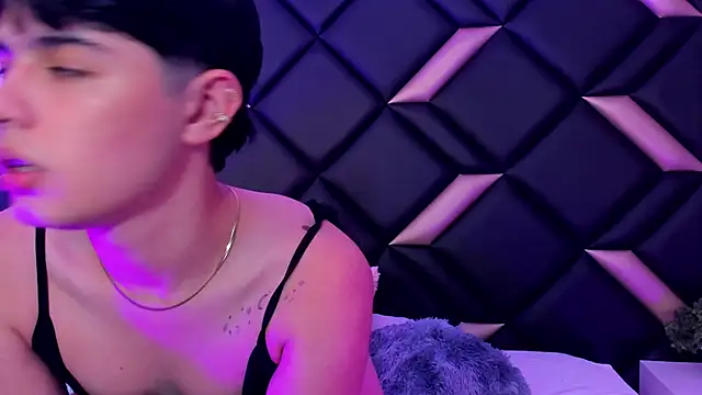 Handsomeboyss19 online show from October 15, 3:09 am