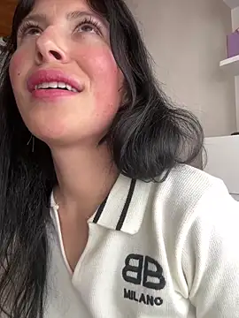 Snapshot of Mia_salinass chatting on September 17, 6:39 pm Mia salinass online show from September 17, 6:39 pm