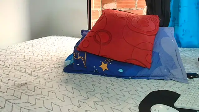 littlemodel online show from November 26, 7:04 pm