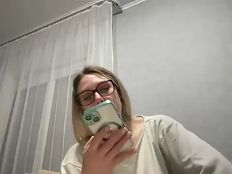 NikexPretty online show from April 3, 6:28 pm