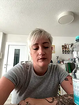 Snapshot of Rozendefotz chatting on September 20, 8:01 am Rozendefotz online show from September 20, 8:01 am