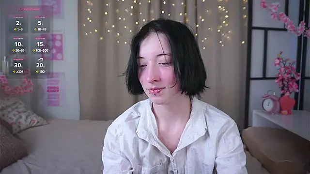 JuanaFriesz online show from April 4, 9:19 am