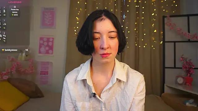 JuanaFriesz online show from February 22, 9:32 am