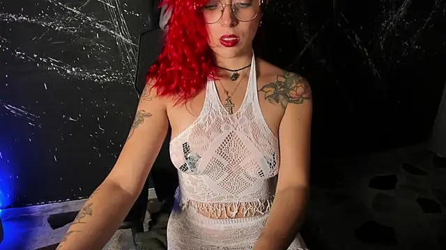 RoxanneStorm  online show from April 11, 6:30 am