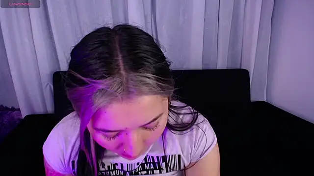 Annie A  online show from October 9, 10:03 pm