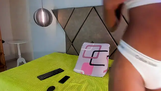 Snapshot of PenelopeGuzman__ chatting on October 10, 8:25 pm PenelopeGuzman online show from October 10, 8:25 pm