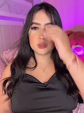 Snapshot of Emiily_Moore1 chatting on October 1, 12:37 am Emiily Moore1 online show from October 1, 12:37 am