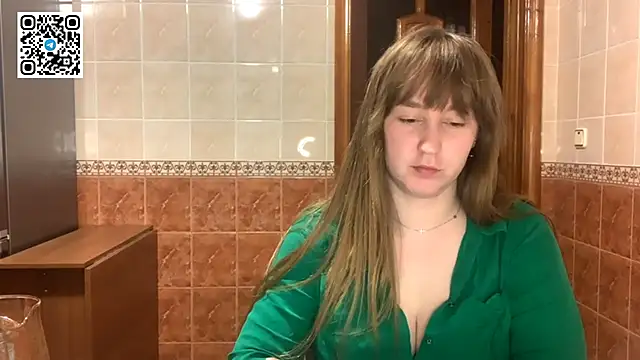 MaroonMoon  online show from October 22, 7:52 pm