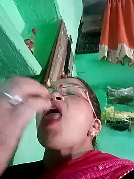 Manavi x online show from March 25, 7:00 am