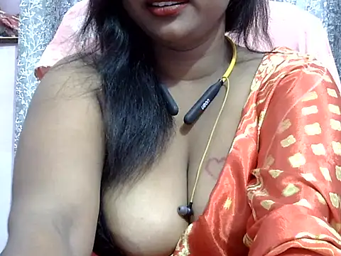 Snapshot of Rooshami_hot01 chatting on September 21, 11:31 am Rooshami hot01 online show from September 21, 11:31 am