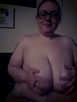 Yamiko42 online show from April 13, 1:34 pm