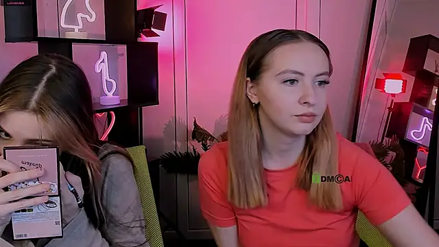 mila glow1 online show from November 5, 12:43 pm