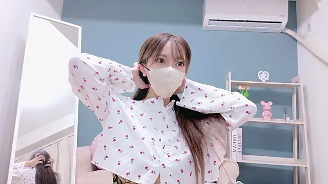 RIRI-style online show from October 23, 2:34 pm