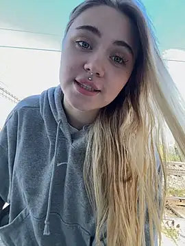 LunaMillie online show from September 14, 9:07 am