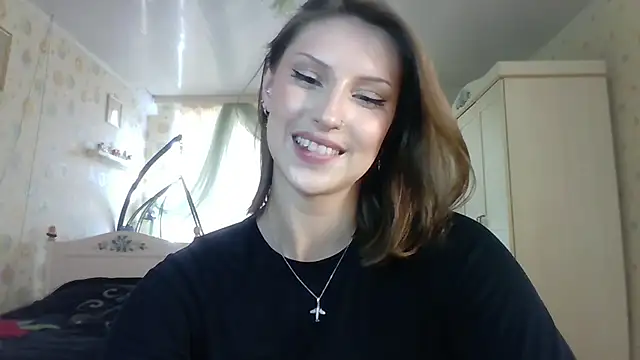 Snapshot of RuxaShade chatting on October 15, 11:46 am RuxaShade online show from October 15, 11:46 am