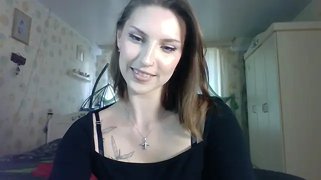 Snapshot of RuxaShade chatting on September 29, 12:21 pm RuxaShade online show from September 29, 12:21 pm