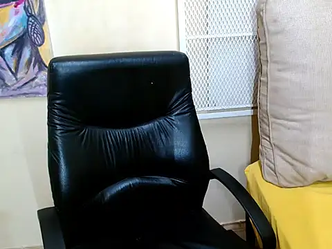 Snapshot of Kudziy chatting on October 15, 6:49 am Kudziy online show from October 15, 6:49 am
