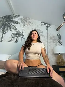 ZafiraRusso online show from December 3, 1:13 pm