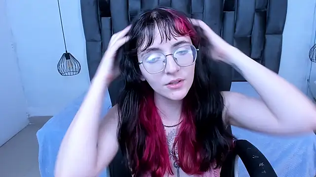 AfroditaLeclair online show from October 19, 6:32 pm