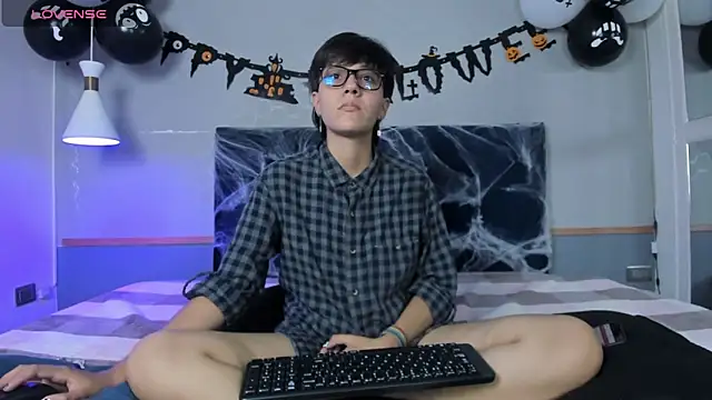 Tsuki Maru online show from October 12, 9:06 pm