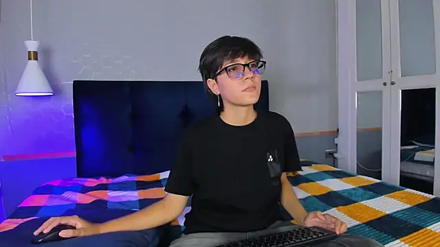 Tsuki Maru online show from September 25, 8:06 pm