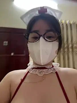 ZinzinLy online show from April 21, 7:15 am