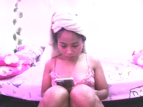 Snapshot of cutielhon chatting on October 21, 9:35 am cutielhon online show from October 21, 9:35 am