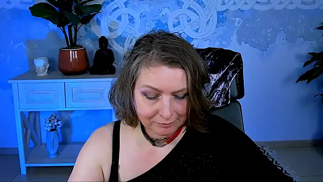 Snapshot of TiffanyBrauny chatting on October 8, 3:16 pm TiffanyBrauny online show from October 8, 3:16 pm