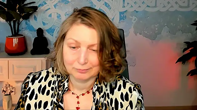 Snapshot of TiffanyBrauny chatting on October 18, 3:04 pm TiffanyBrauny online show from October 18, 3:04 pm