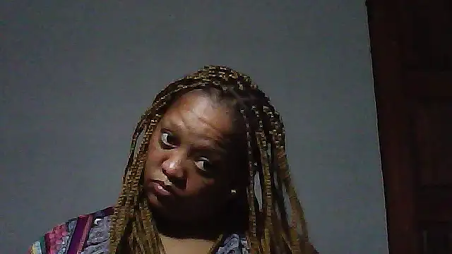 Snapshot of Yellobonepussy chatting on September 9, 3:45 pm Yellobonepussy online show from September 9, 3:45 pm