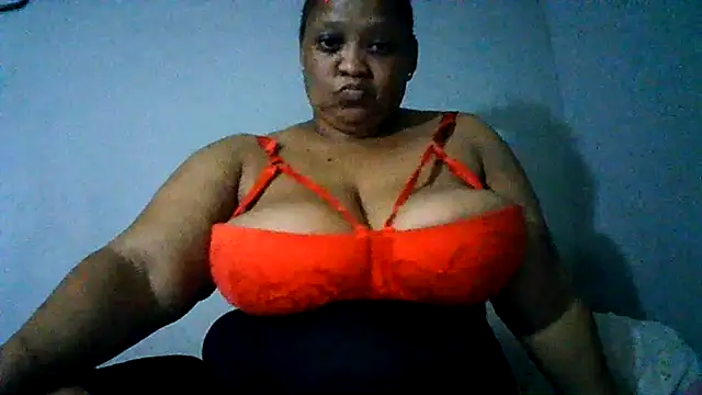 Snapshot of Yellobonepussy chatting on October 13, 5:37 pm Yellobonepussy online show from October 13, 5:37 pm