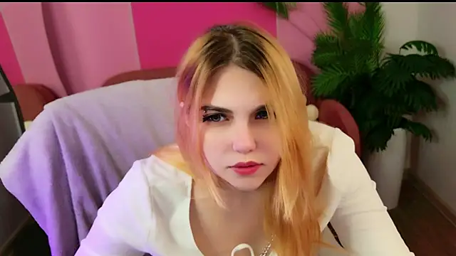 Evie Vall online show from September 20, 3:10 pm