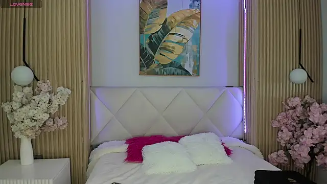 Mila Hank  online show from March 17, 12:20 pm