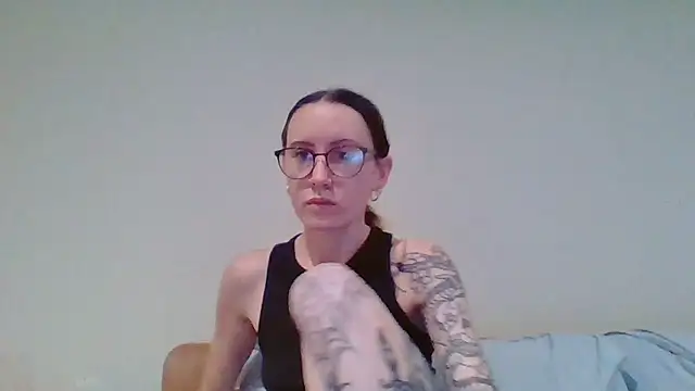 liltiddygoffwaifu online show from November 11, 11:13 pm