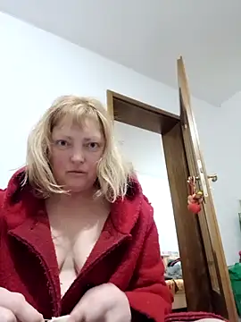 LiluLiluLilu online show from March 22, 8:15 pm