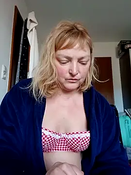 LiluLiluLilu online show from April 11, 12:09 pm