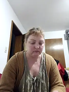 LiluLiluLilu online show from February 16, 5:46 pm