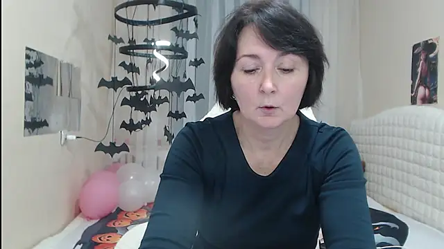 VivianGuchih online show from November 2, 1:03 pm