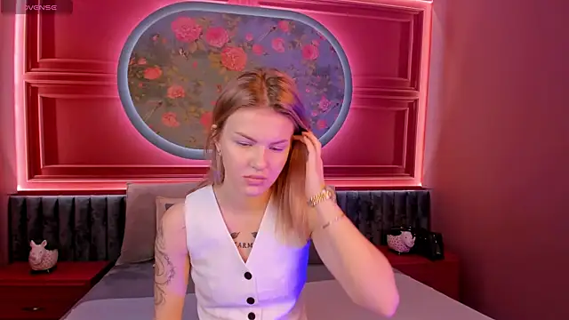 NaomiSol online show from October 10, 7:30 pm