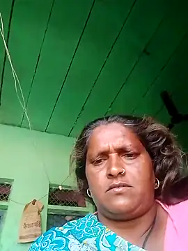 Snapshot of Ishwariya_Hatwal chatting on October 10, 3:11 am Ishwariya Hatwal online show from October 10, 3:11 am