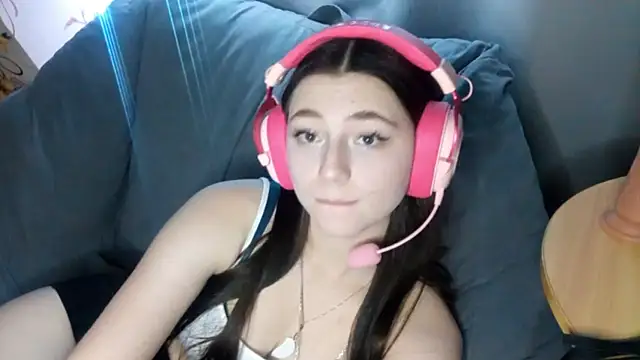 Sophiecuttie online show from October 30, 3:35 pm