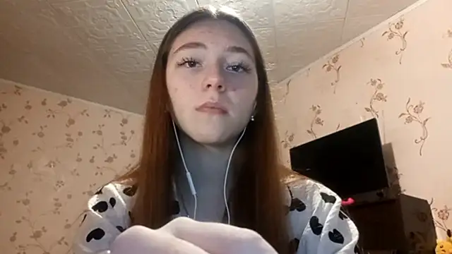 Sophiecuttie online show from September 18, 1:42 pm