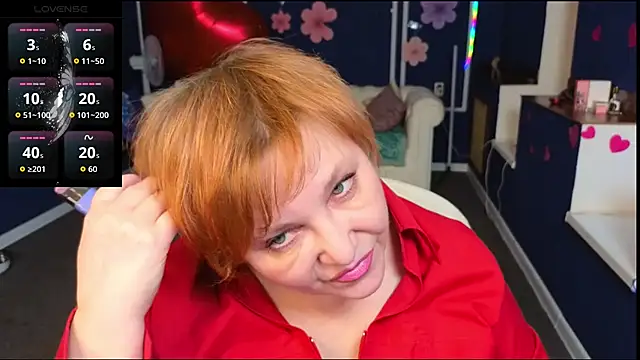 Kira Kenett online show from April 6, 3:24 pm