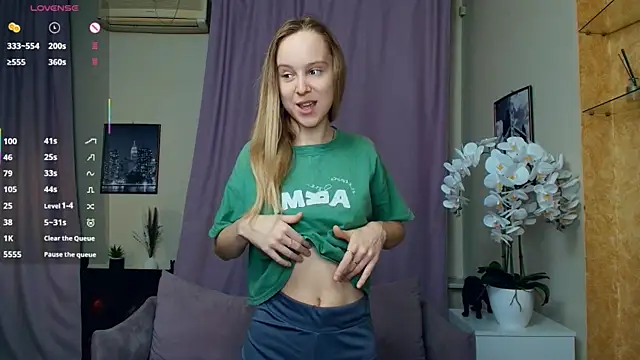 SoonMoor online show from April 4, 7:45 pm