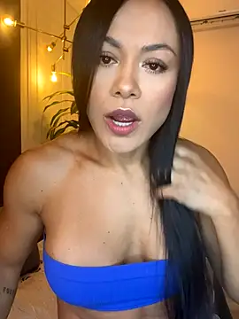 Snapshot of TiffanyyLam chatting on October 2, 11:48 am TiffanyyLam online show from October 2, 11:48 am