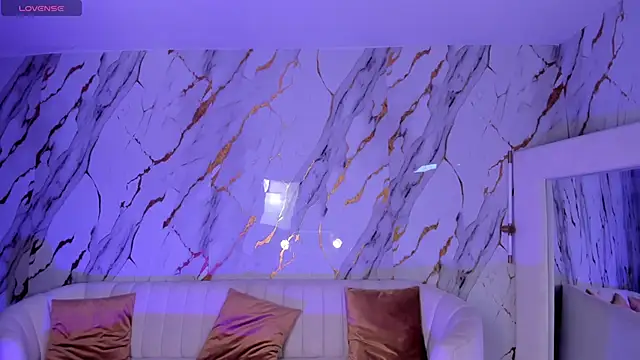 MayaMoretti  online show from April 13, 5:31 am