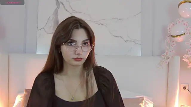 LeaMelone online show from September 10, 7:25 pm