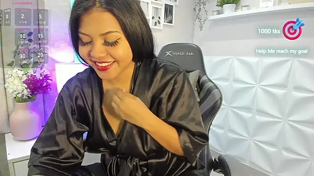 Snapshot of MarcelineTemptation chatting on October 5, 2:33 pm MarcelineTemptation online show from October 5, 2:33 pm